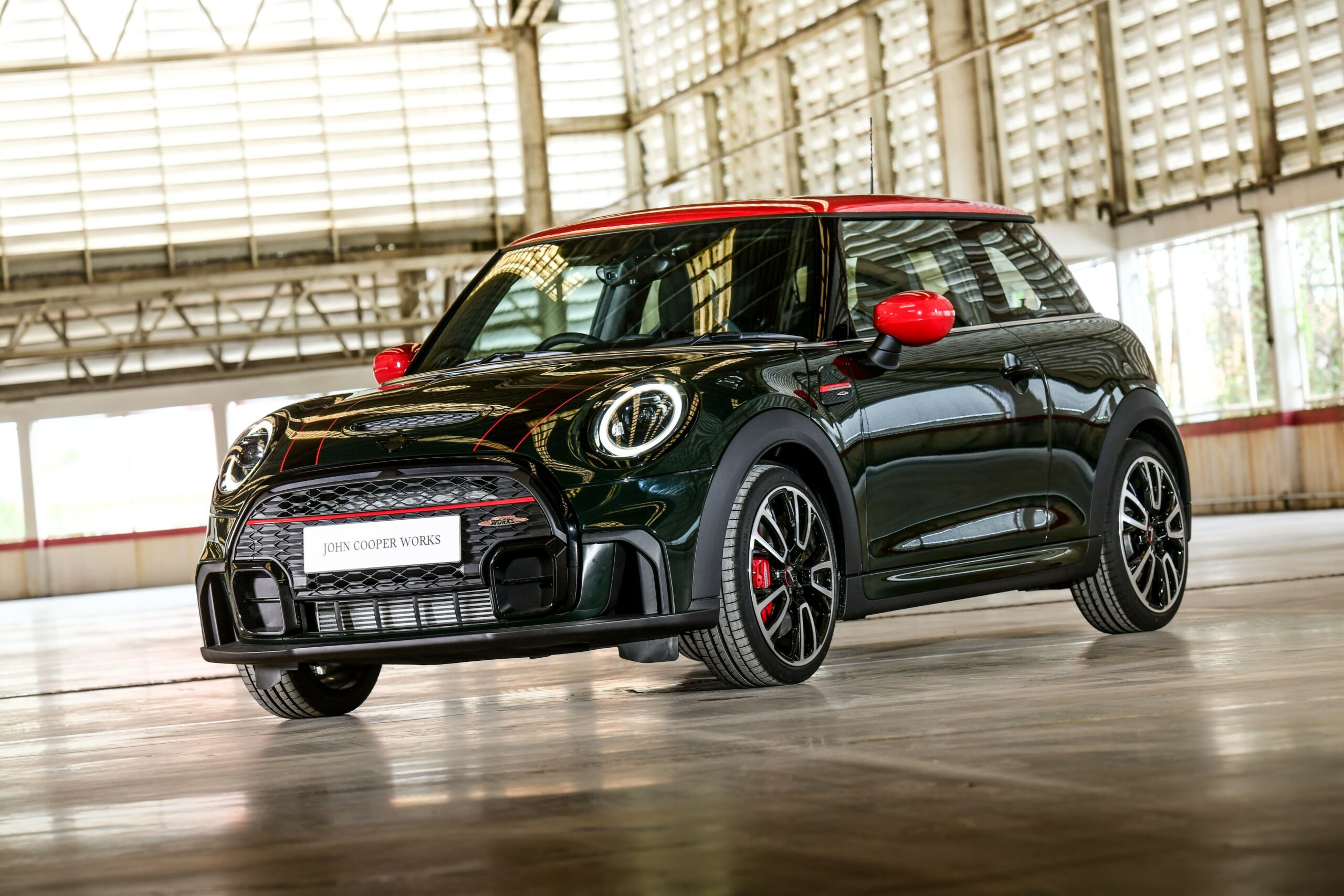 เปิดตัว "THE NEW ALL-ELECTRIC MINI" รถไฟฟ้า 100% มีอะไรน่าสนใจ ?