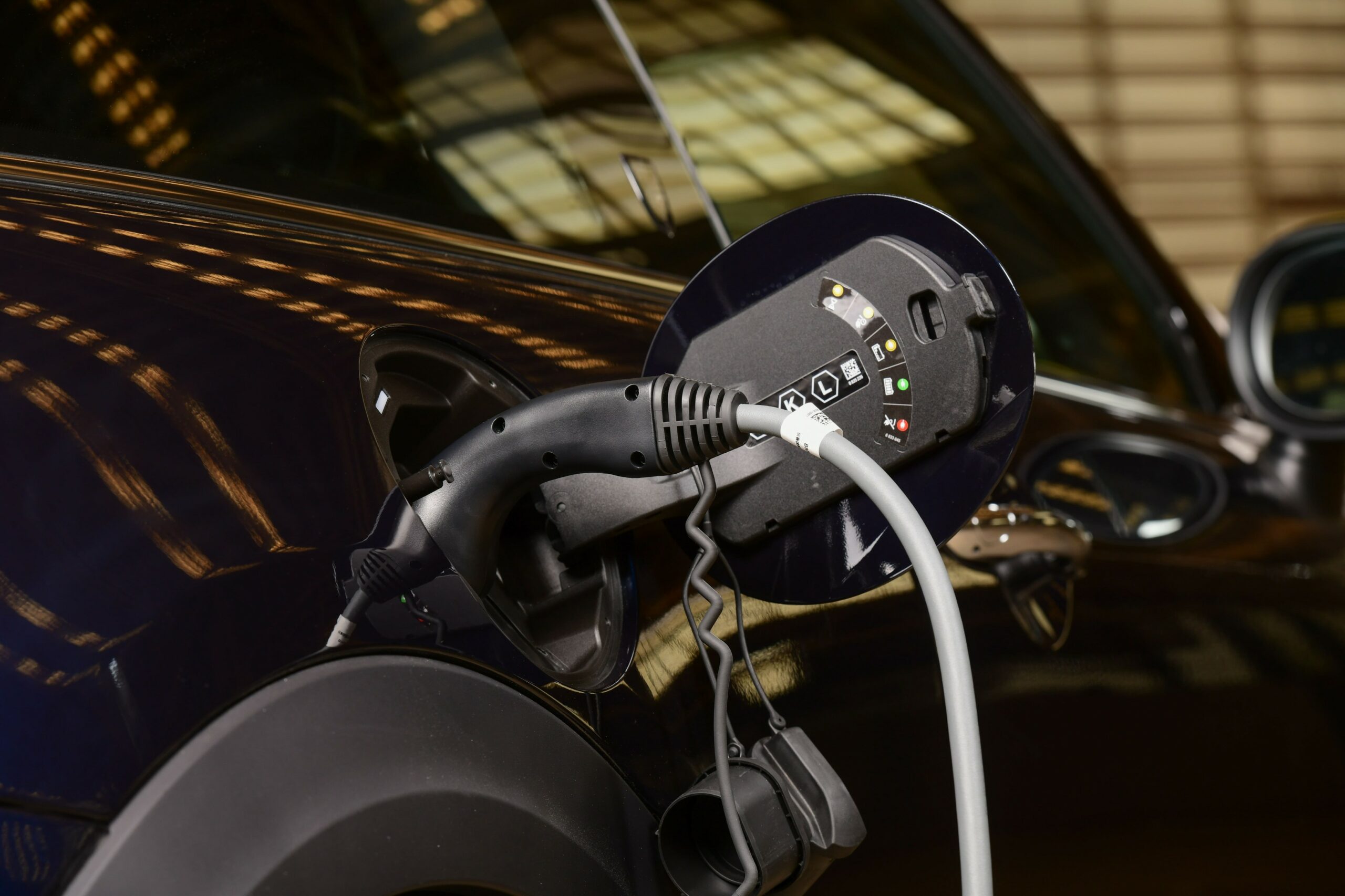 เปิดตัว "THE NEW ALL-ELECTRIC MINI" รถไฟฟ้า 100% มีอะไรน่าสนใจ ?