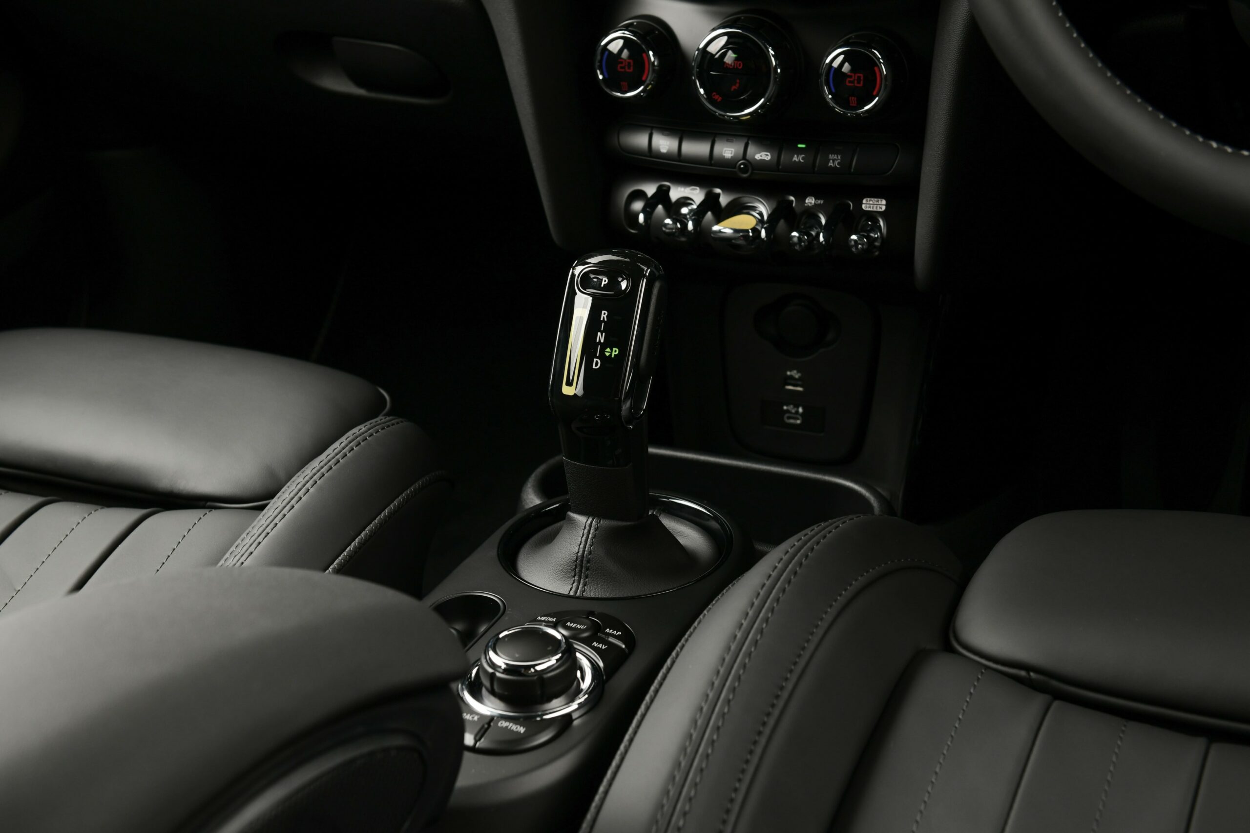 เปิดตัว "THE NEW ALL-ELECTRIC MINI" รถไฟฟ้า 100% มีอะไรน่าสนใจ ?
