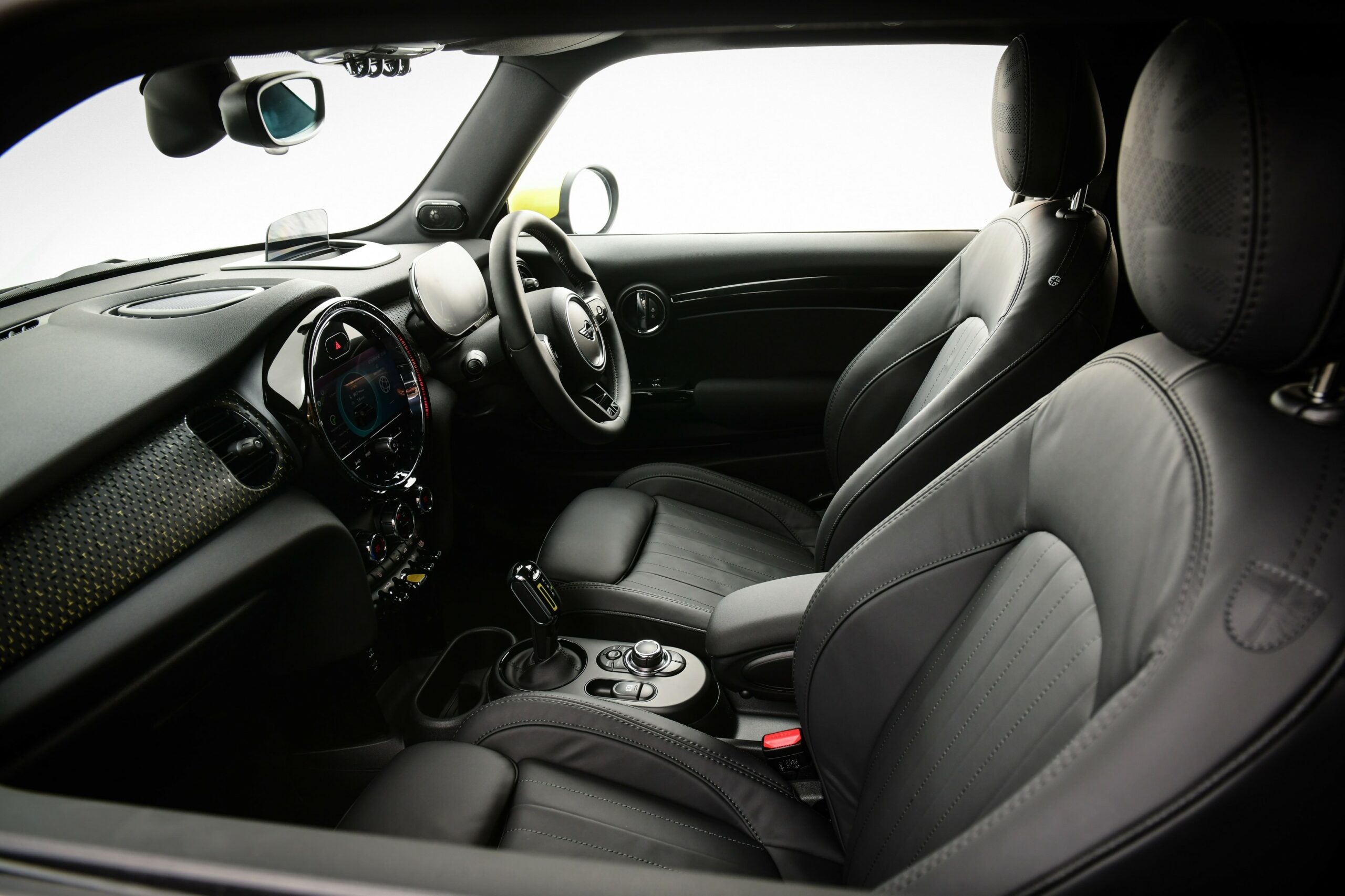 เปิดตัว "THE NEW ALL-ELECTRIC MINI" รถไฟฟ้า 100% มีอะไรน่าสนใจ ?